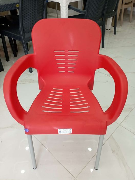 Vand mese de terasa cu scaune, sezlonguri