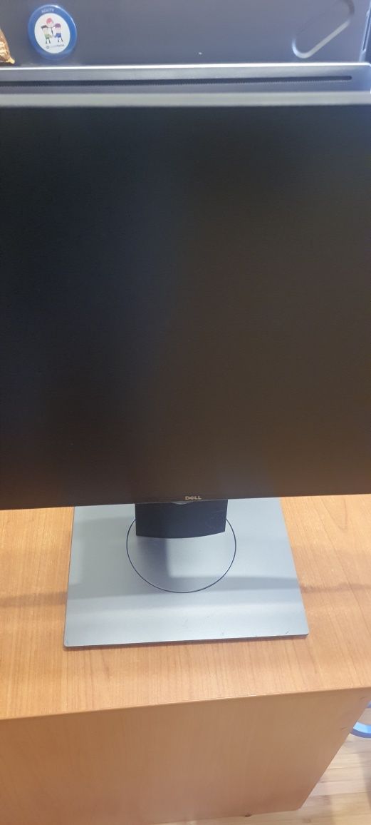 Продавам монитори ДЕЛЛ 24 DELL 24 P2414Hb U2417H