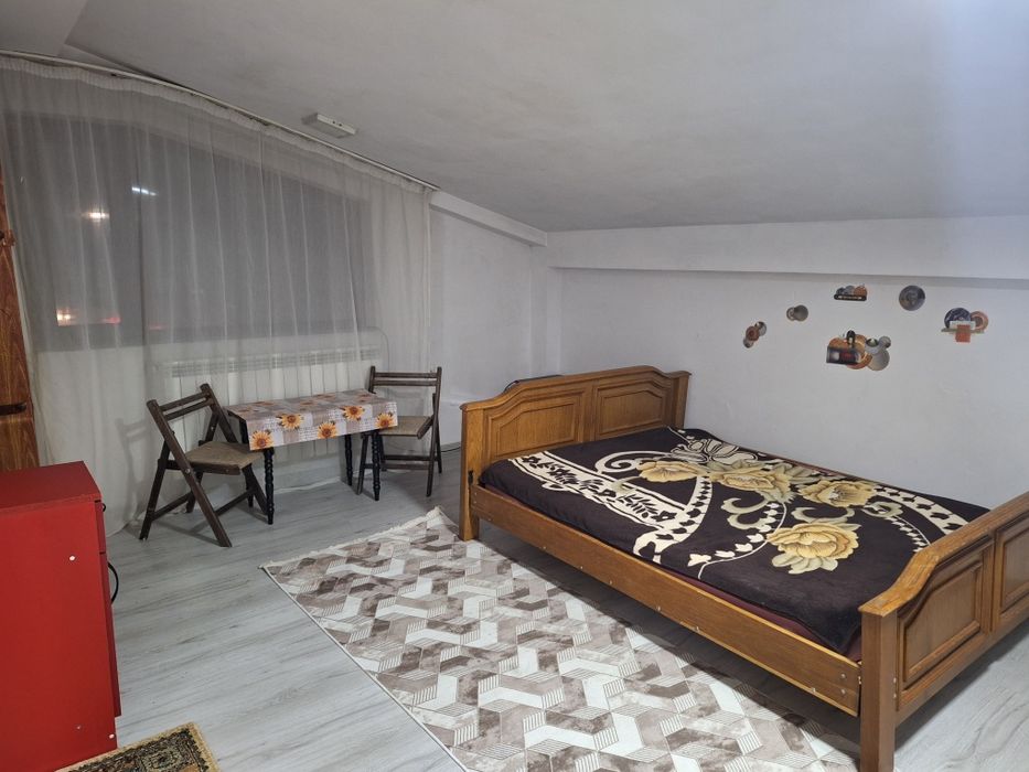 Închiriez garsoniera confort I