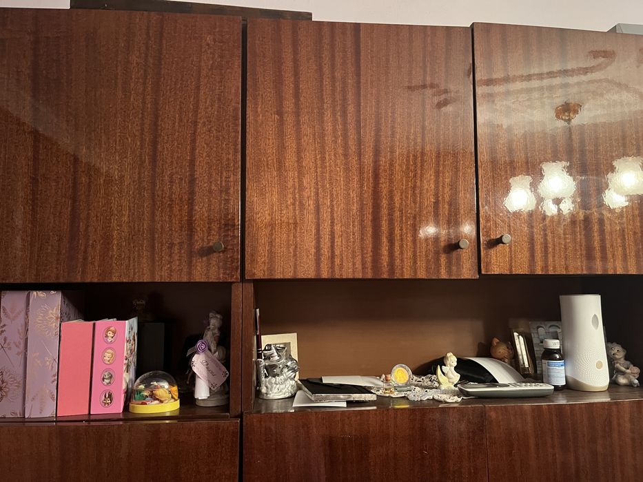 Секция от масивно дърво