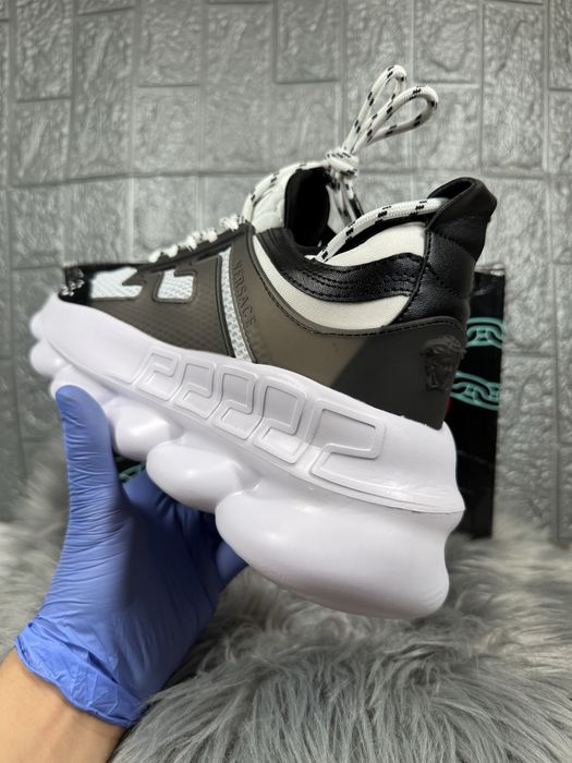 Versace Chain Reaction White Black Alb Negru Cutie