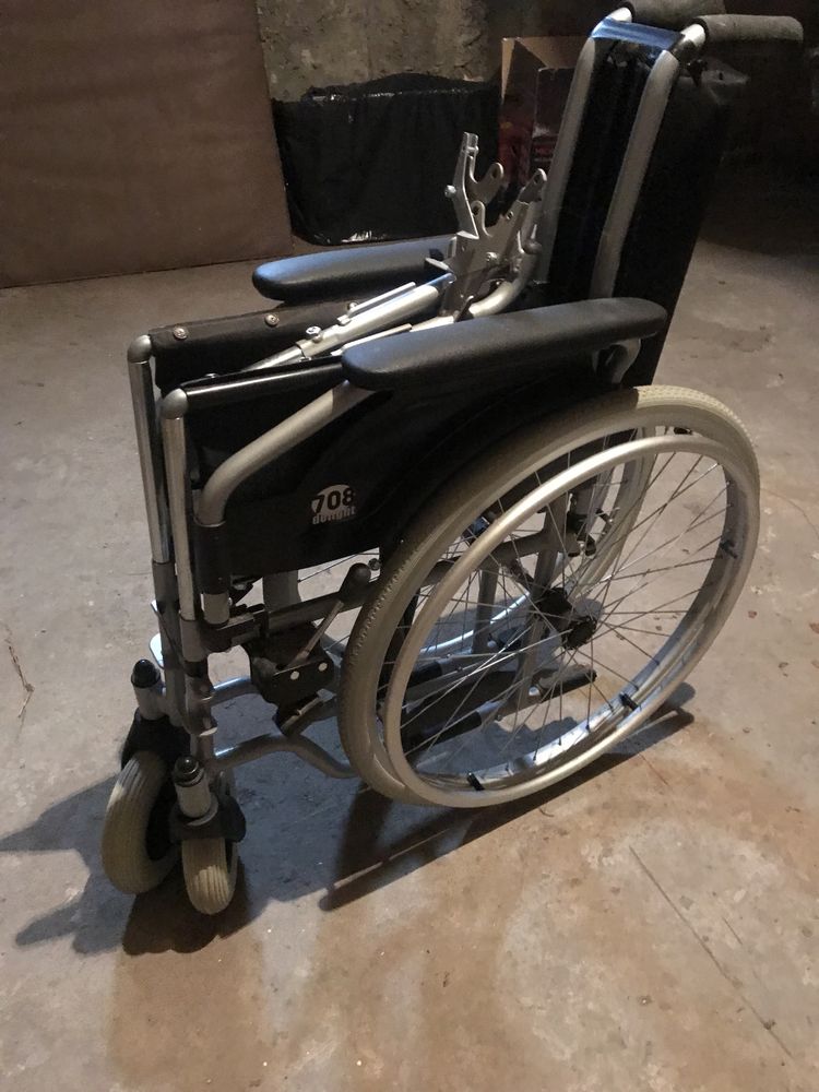 Инвалидна количка+ тоалетен стол