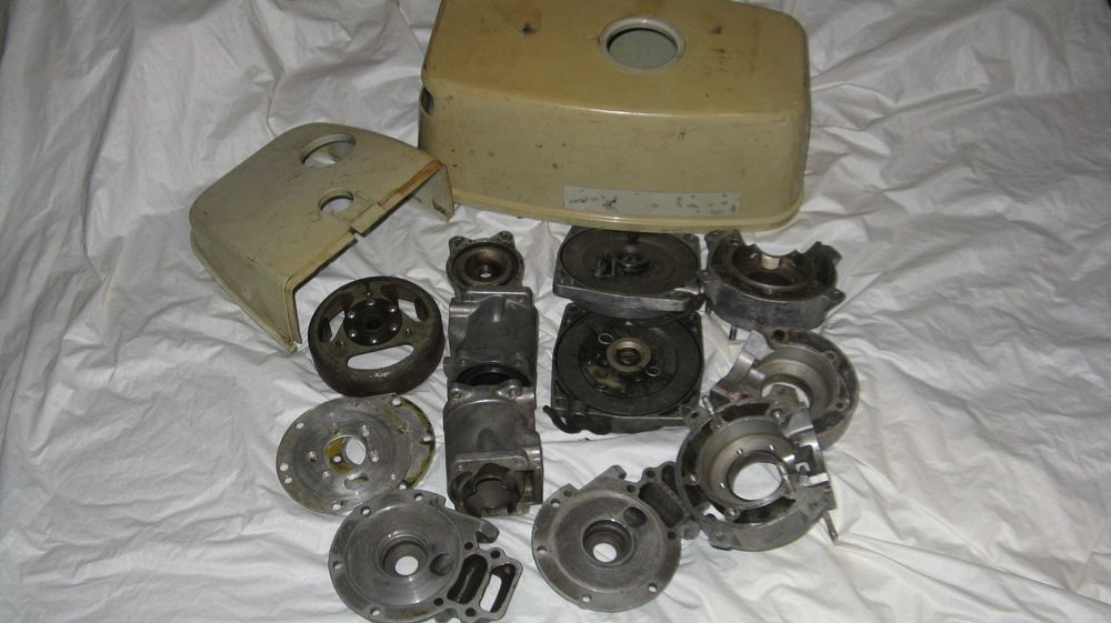 Vand piese si carcasa barca Saliut