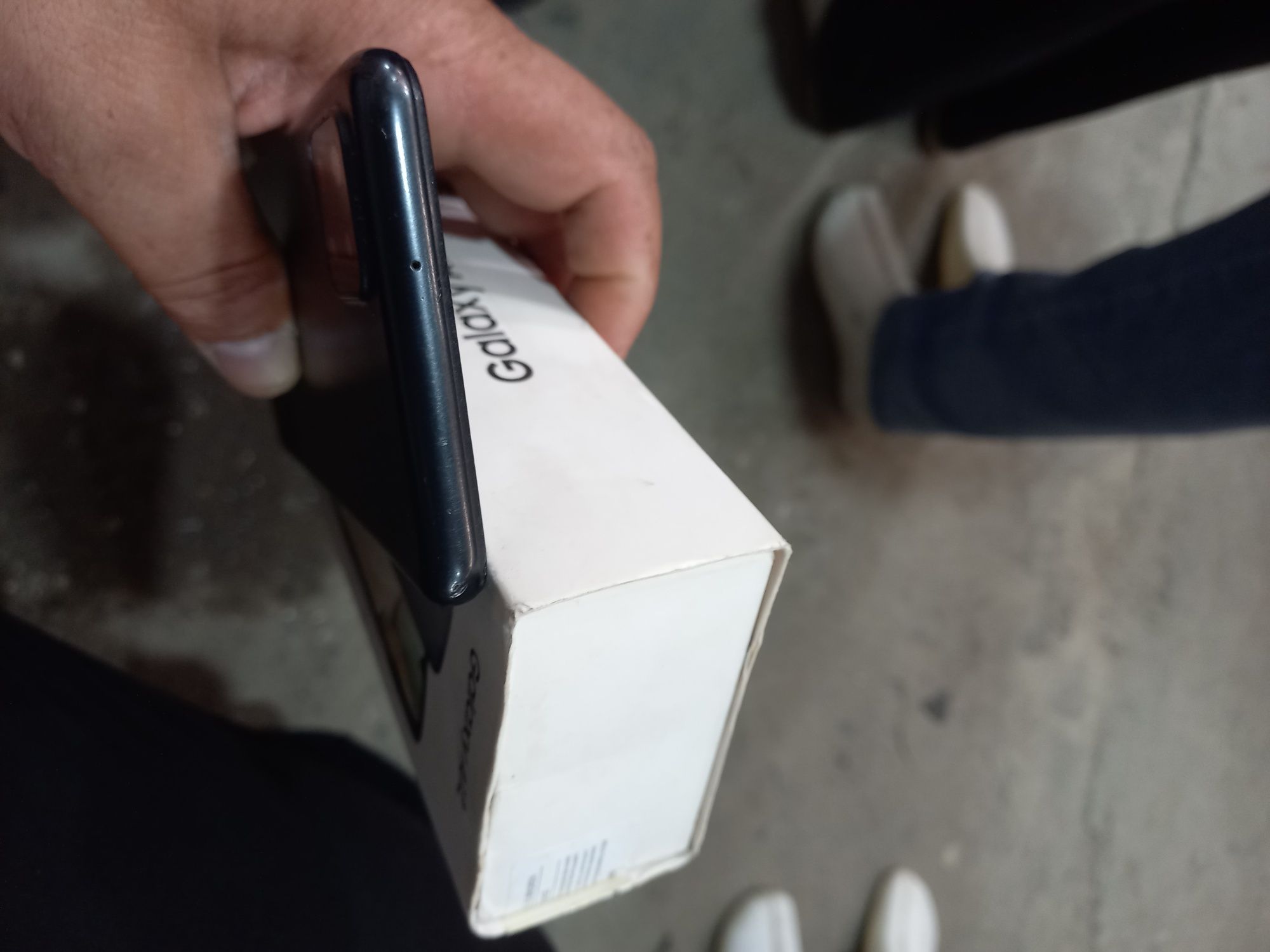 A12 samsung ideal holati tiniq 32GB hotirasi 2 sim kartasi imey bo'gan