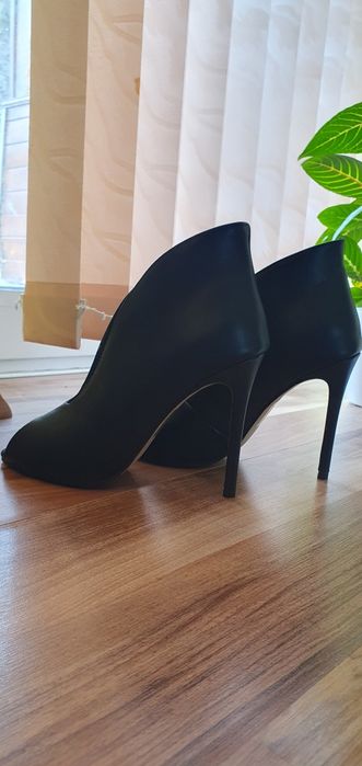 Летни боти на тънък ток