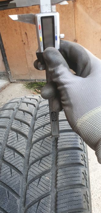 Зимна Гума 225/40 R18 Dynamo  DOT 23