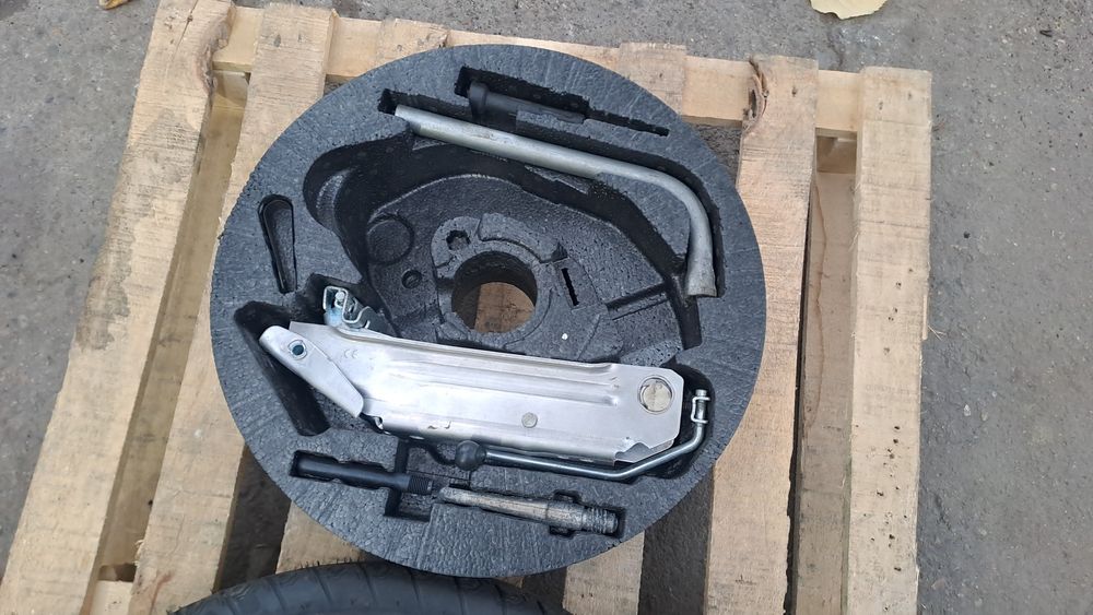 КОМПЛЕКТ 17" 5Х112мм Патерица + Крик + Ключ + др. Ауди, Фолксваген