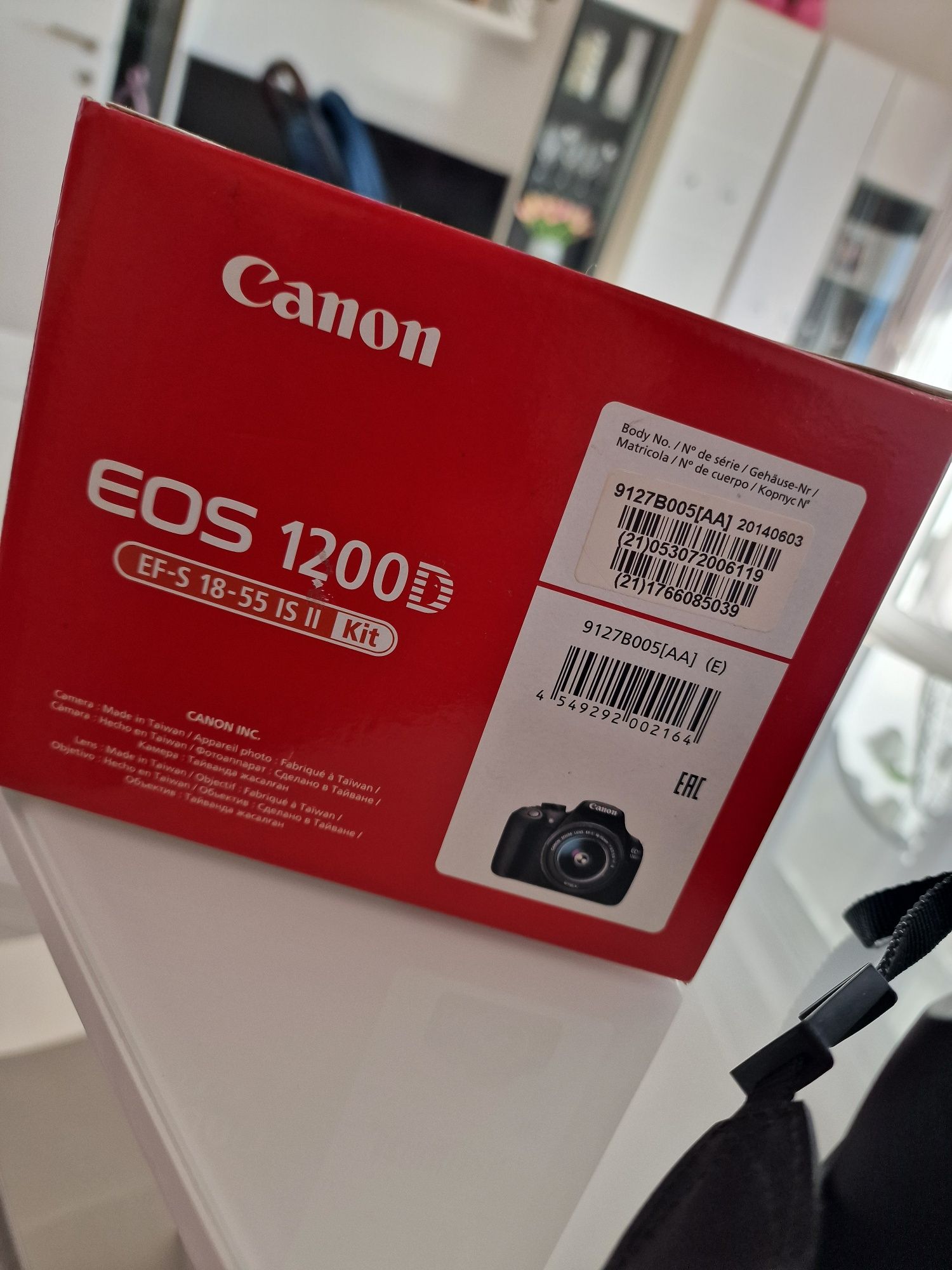 Canon EOS 1200D 18MP , Blake + Obiectiv EF-S 18-15mm III