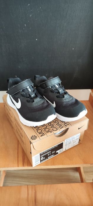 маратонки Nike Revolution 6 размер 25
