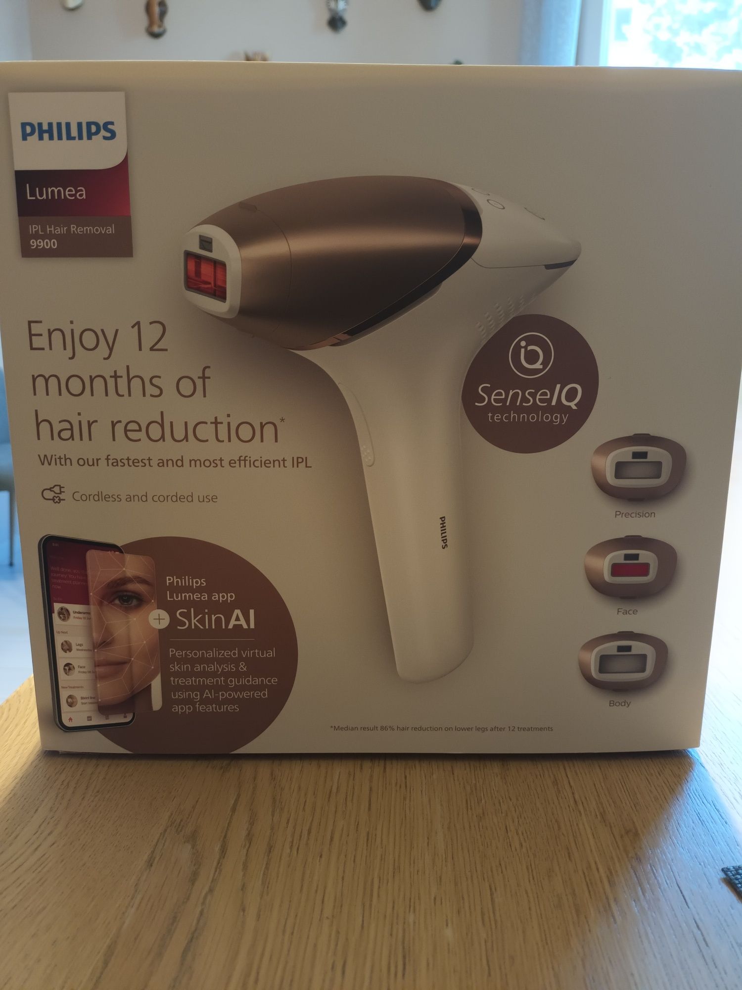 фотоепилатор " Philips - Lumea " 9900 BRI973/00 , нов - неизползван