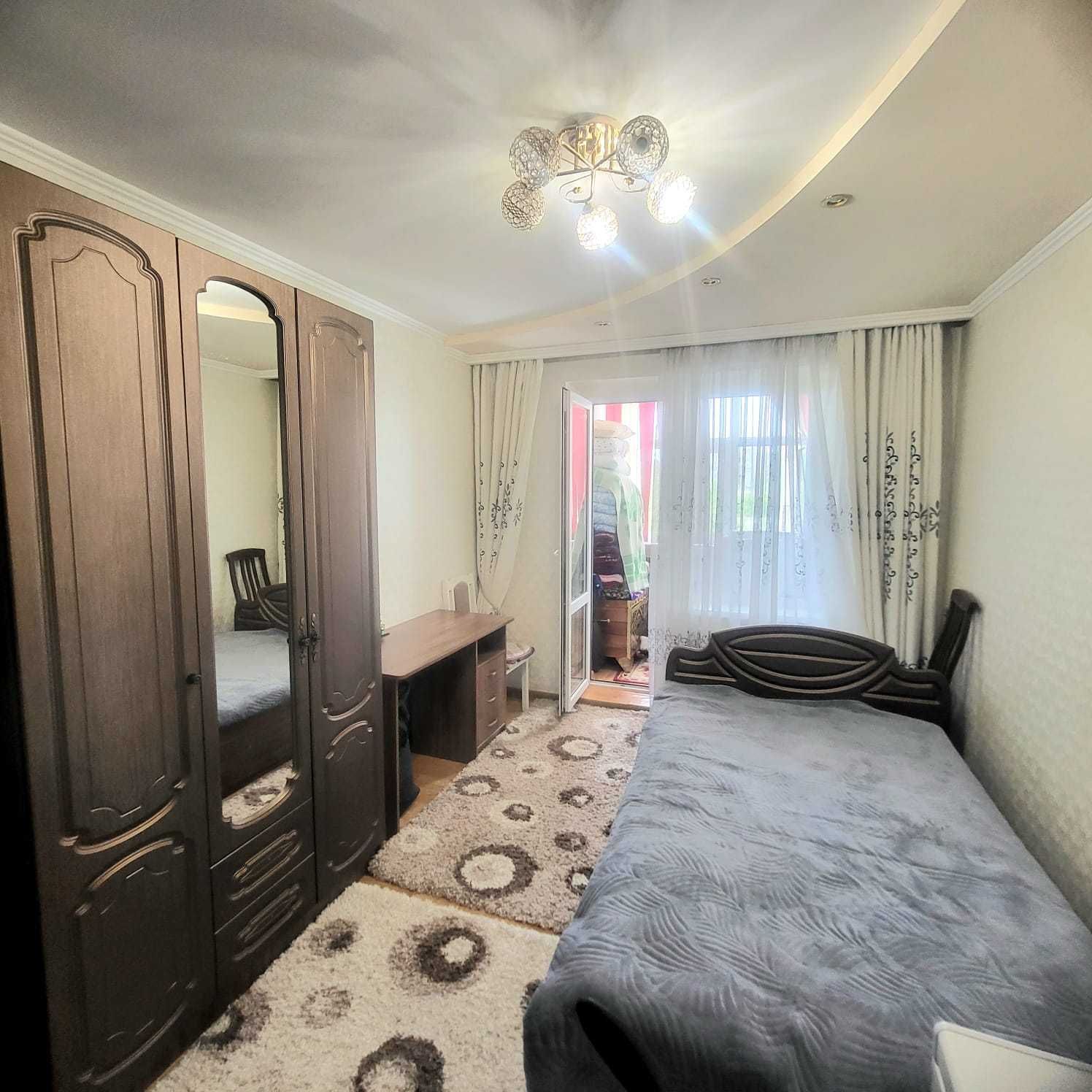 продам 3 комнатную Улучшенной Металлургов