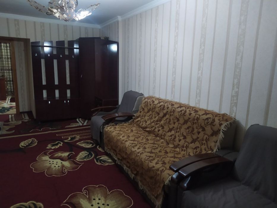 Срочно продаю 2 комнатную квартиру в микрарайоне