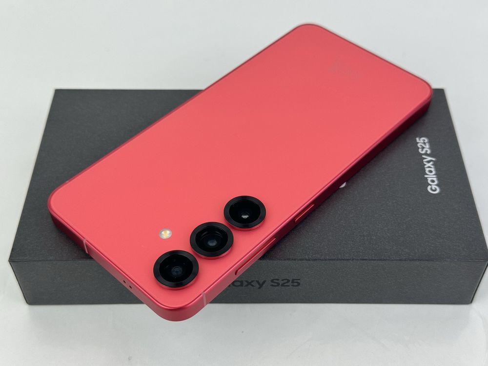 НОВ! Samsung Galaxy S25 5G 128GB 12RAM Coralred Гаранция!