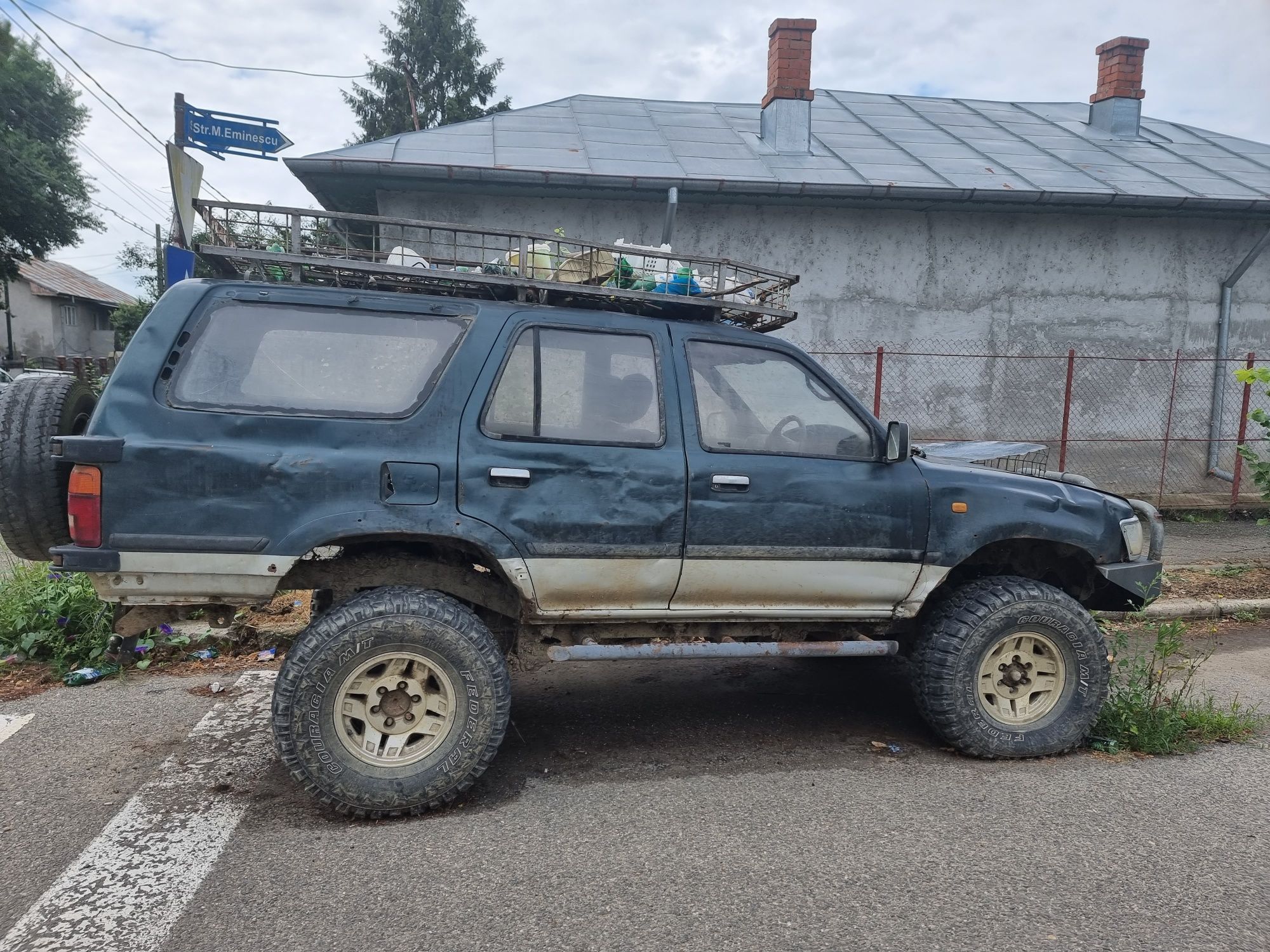 Vând toiota 4 runner sa hilux