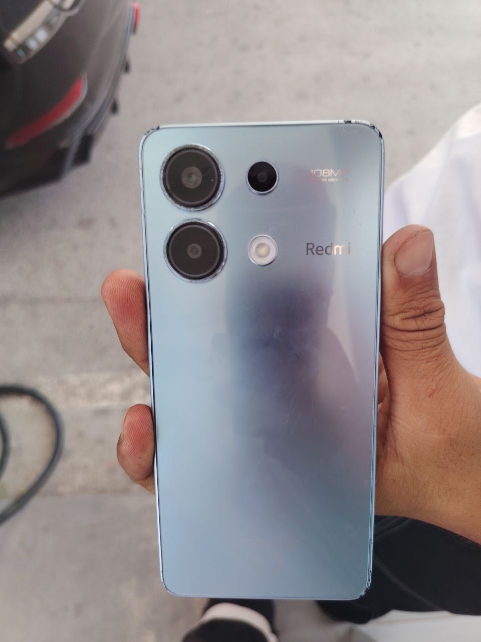 Redmi note 13 ozi yaxshi et petida qrlgan joyi bor nu oclmagan toza te