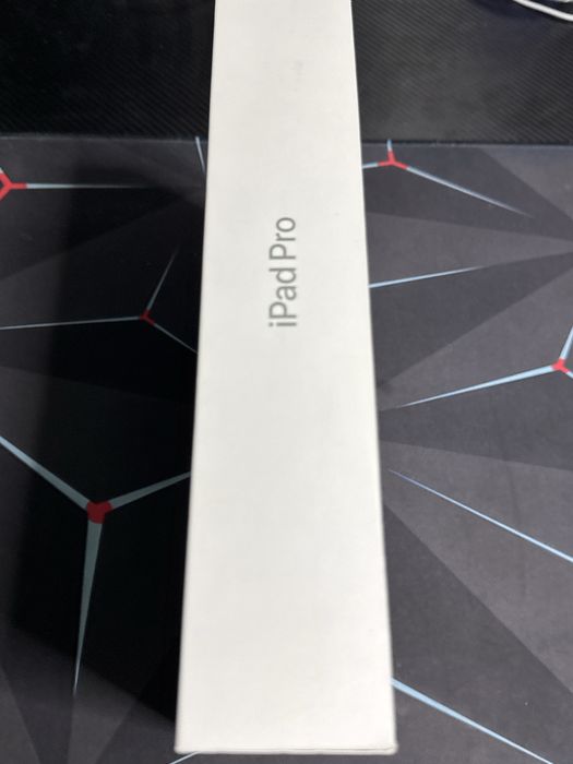 Продавам İpad pro 11инча 3поколение