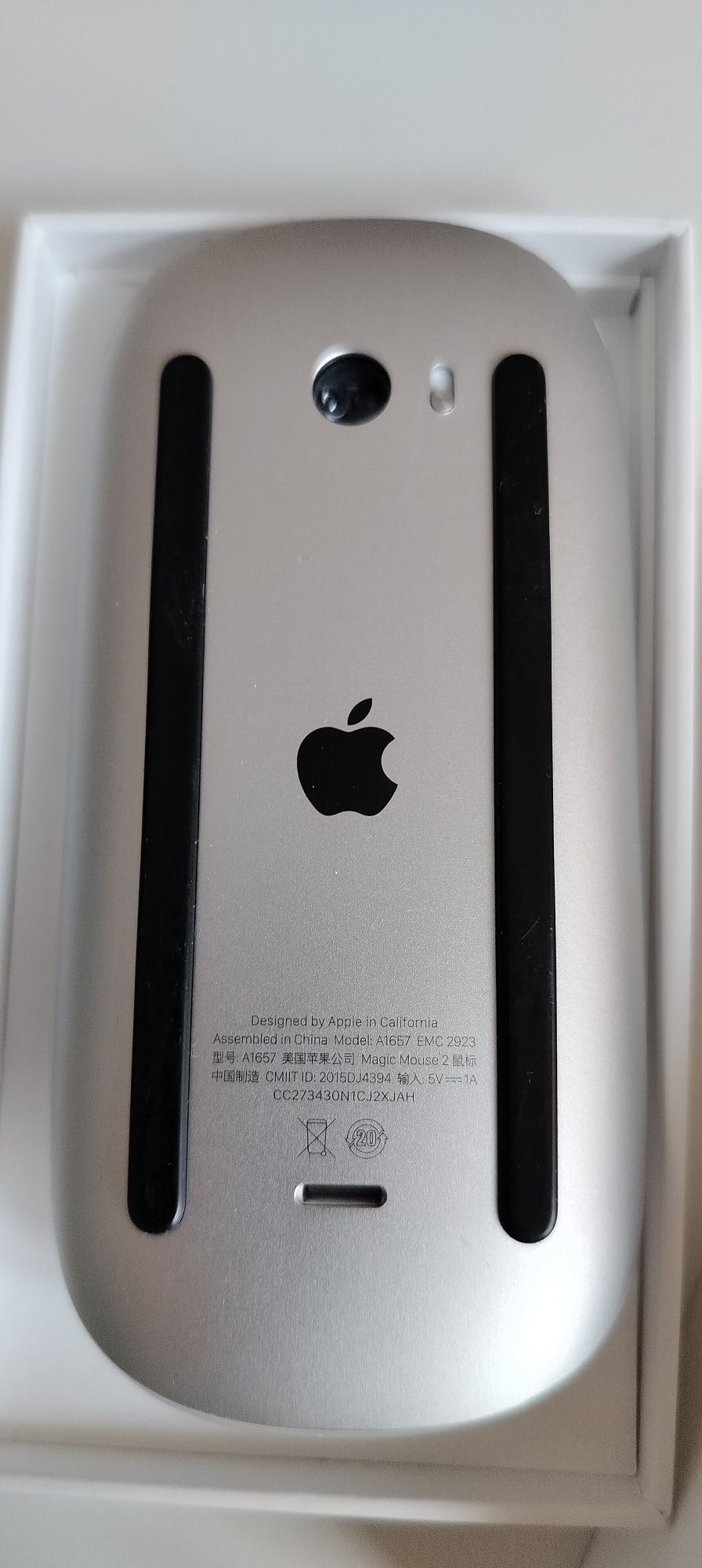 Apple magic mouse 2, magic keyboard 2.