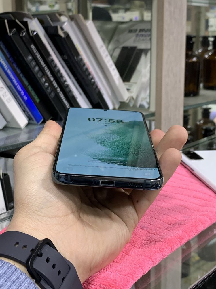 Samsung S22 xotirasi 8/256GB