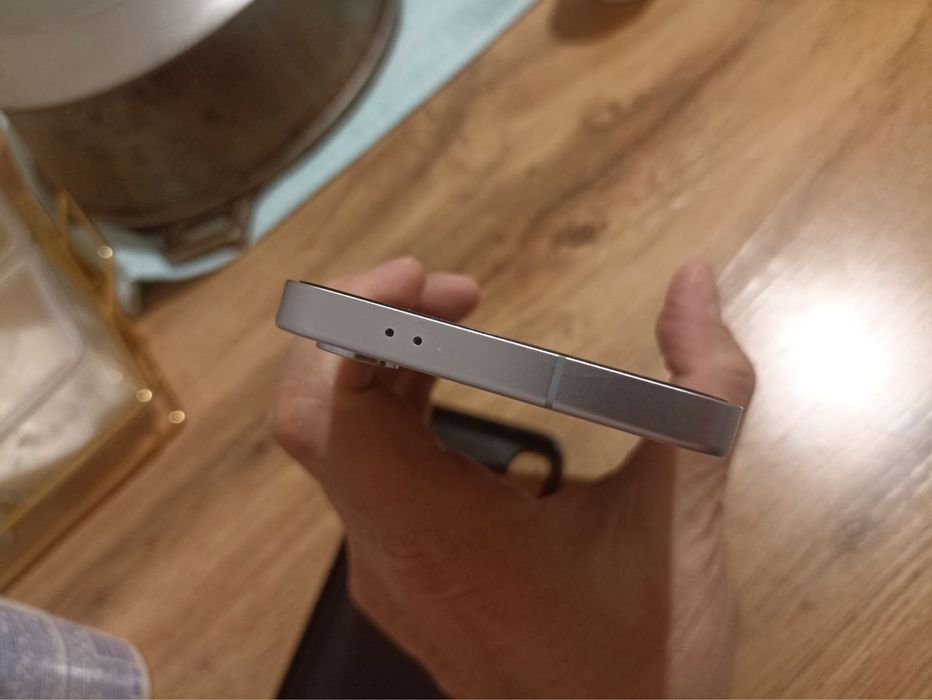 Samsung s24 в идеальном состоянии. Без царапин и сколов