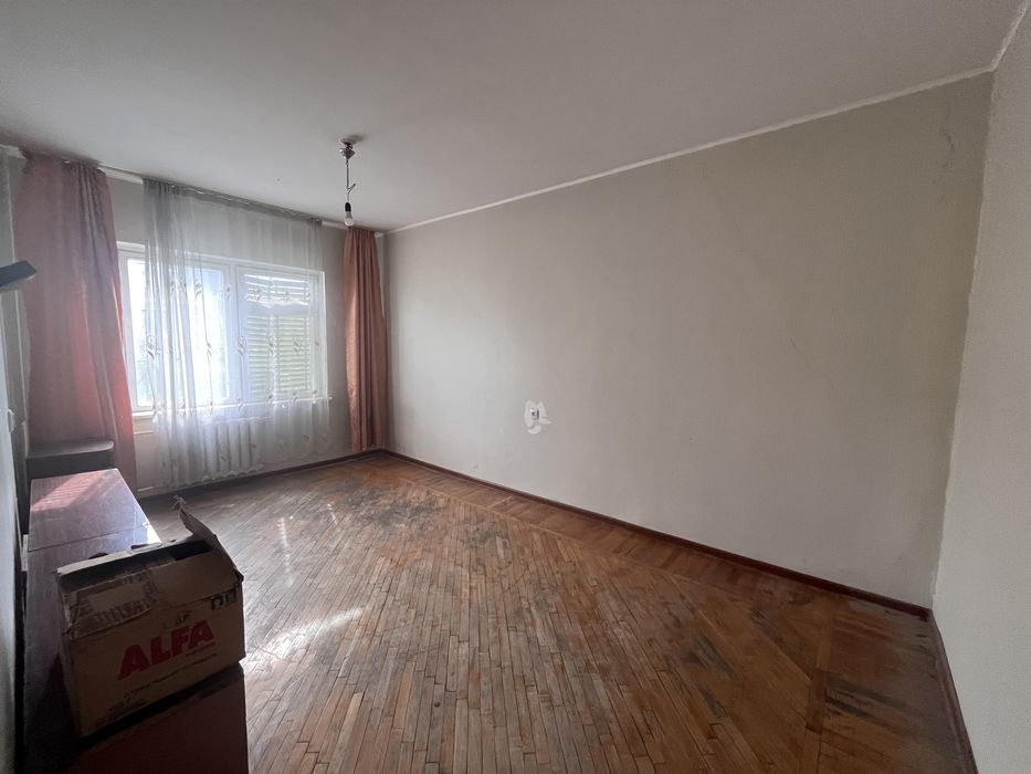 Продаётся 4-комнатная квартира в Алмазарском районе!