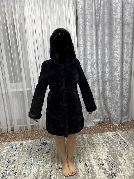 Продам шубу с капюшоном