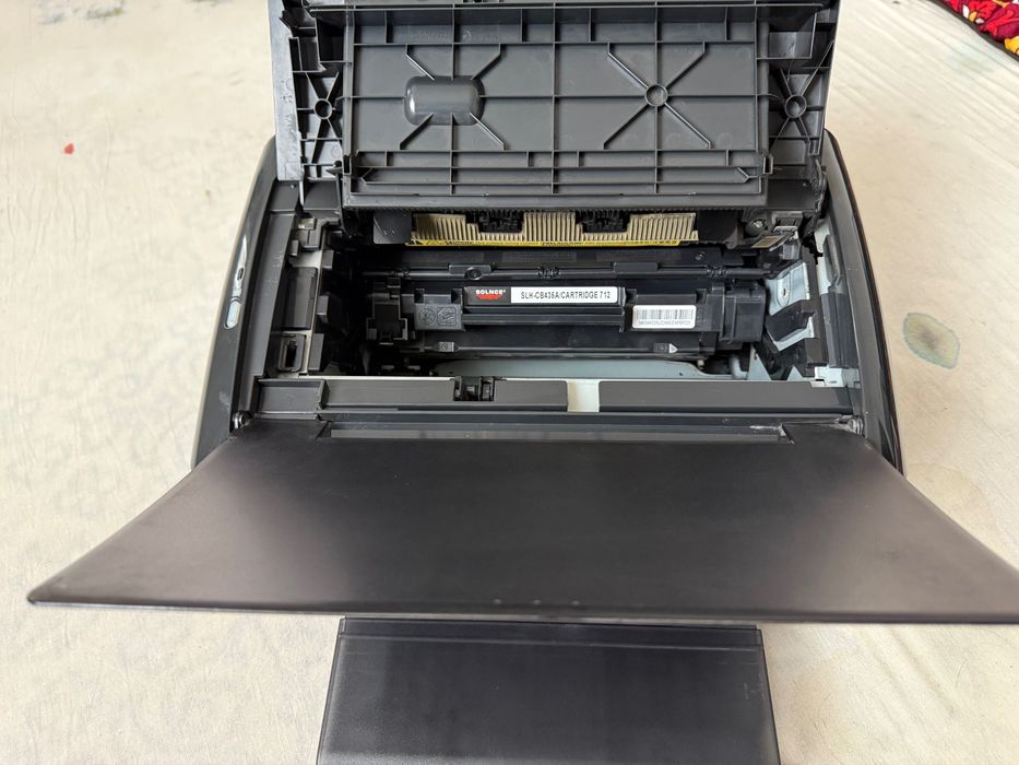 Canon LBP 3010 B Чорна Белый Принтер Тиник Ишлайди Свежий
