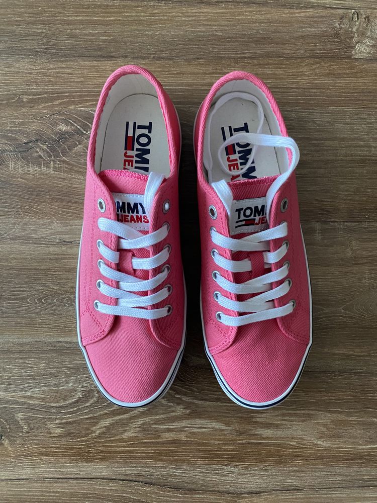 Дамски кецове Tommy Hilfiger