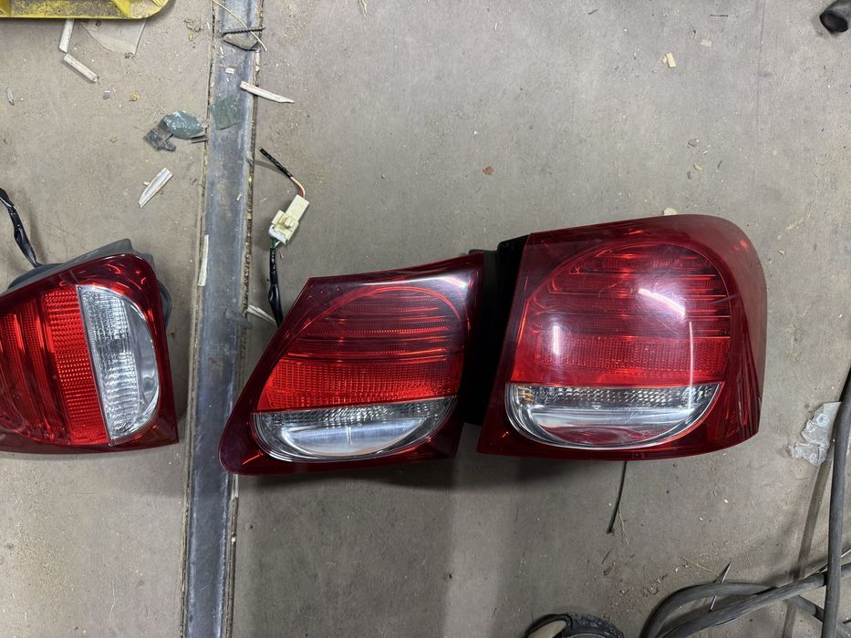 Продам задние фонари на lexus gs300 190