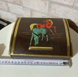 Метална кутия с коне