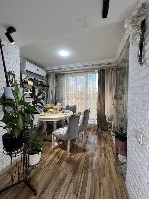 Продаётся Квартира 3в4/4/4 на Ц-2 Алайский Ор-р 17 школа