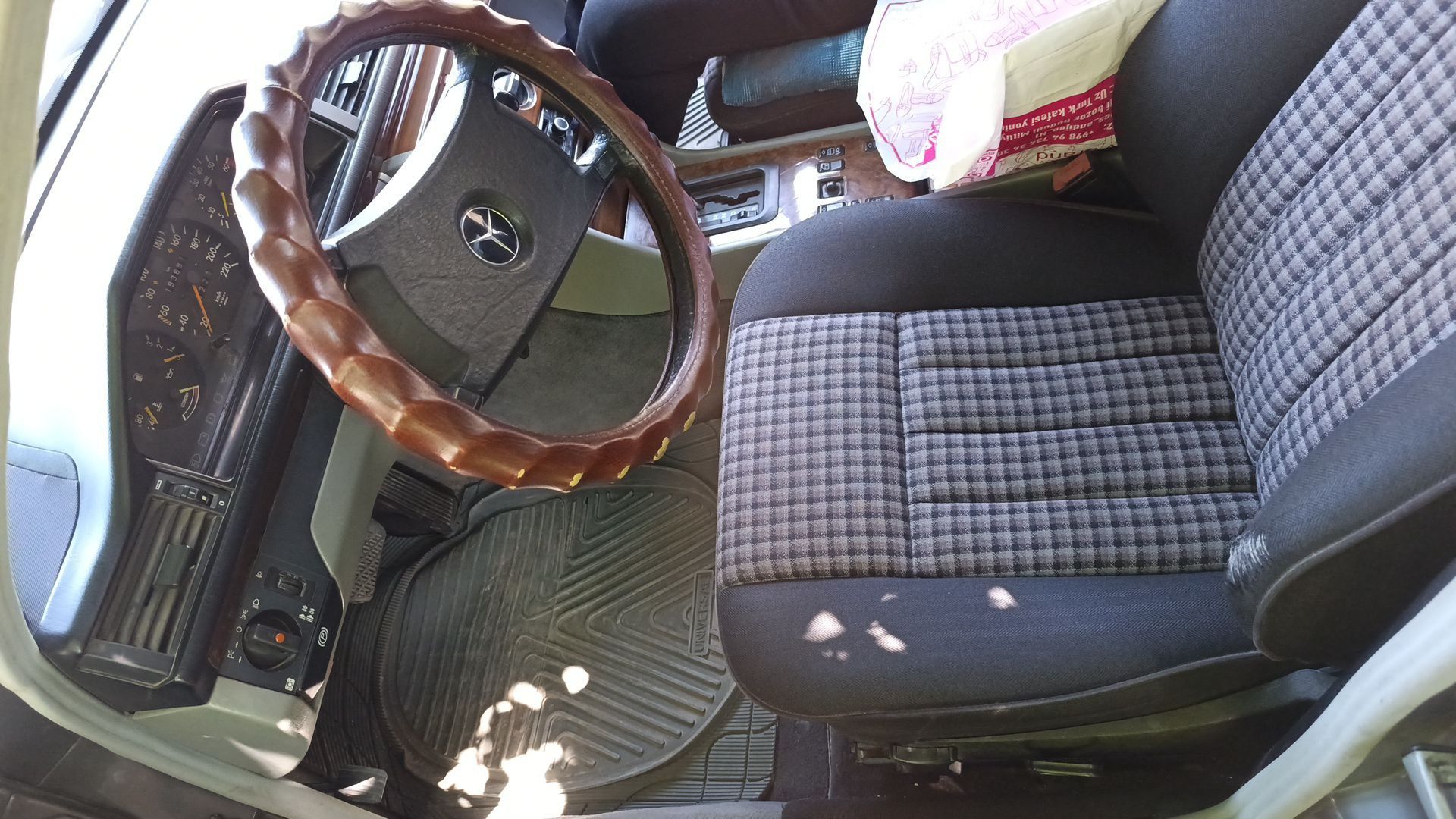 Mersedes Benz w124 230E