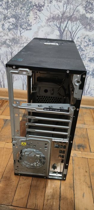 Игровая клавиатура, корпус, монитор