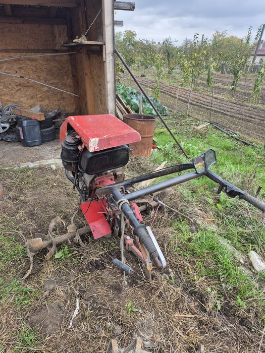 Vând motocultor 4x4