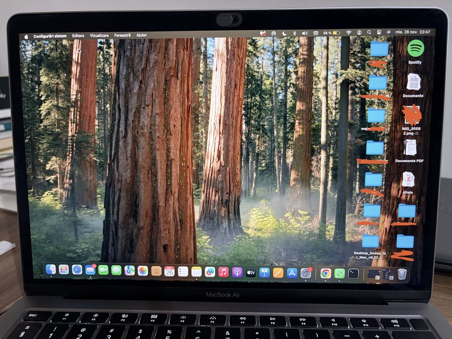 MacBook Air 13” 2020 i3 pret ușor negociabil