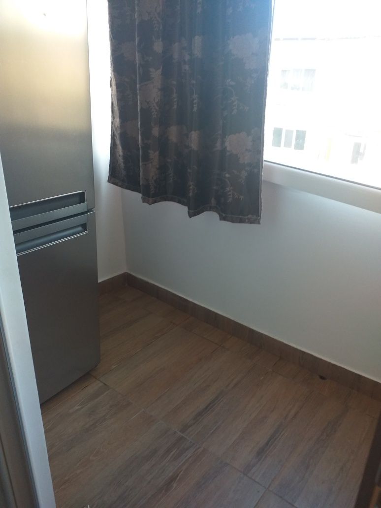 Inchiriez apartament 2 camere etaj 4 Se face contract