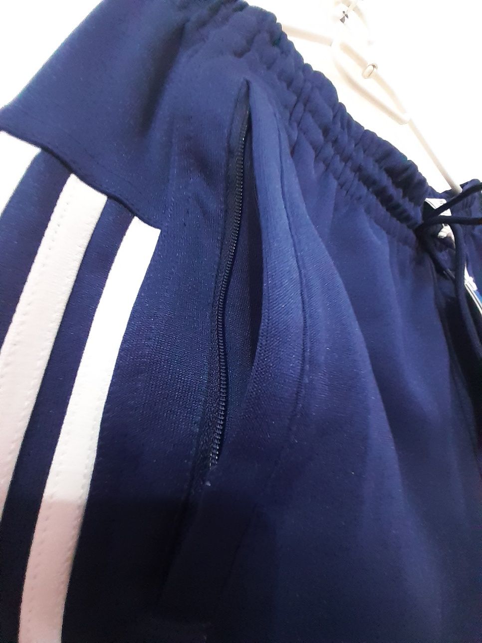 Pantaloni Adidas Mar.M de barbati noi cu eticheta