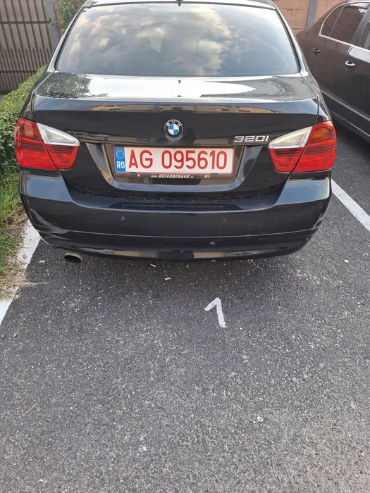 BMW Seria 3 BMW 320i, benzina, trapa, navigatie