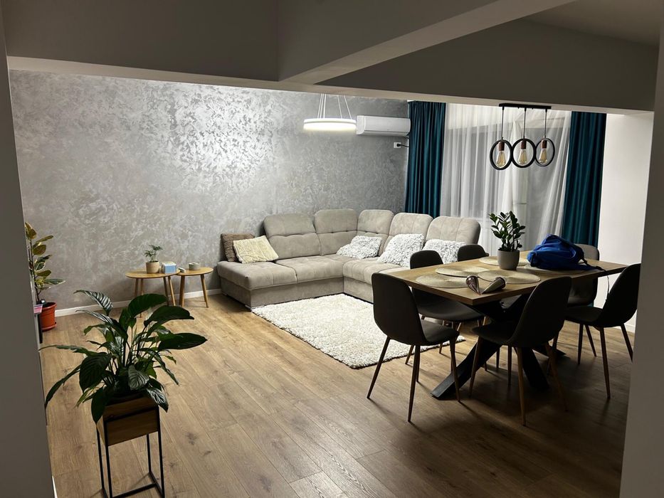 Vand apartament 3 camere