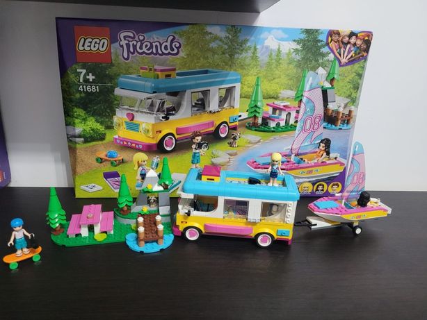 Lego Friends montat-Furgoneta de camping si barca