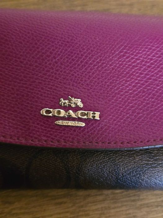 Coach оригинално дамско портмоне от естествена кожа