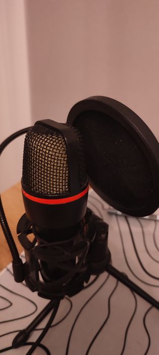 микрофон в хорошем состоянии