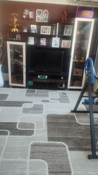 Горка  в гостиную продам в хорошем, в отличном состоянии.