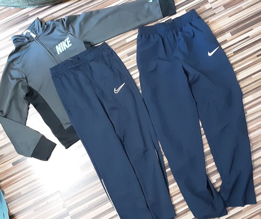 (M 137-147) NIKE оригинален екип 3 части(60лв)шорти(30лв)тениски(25лв)