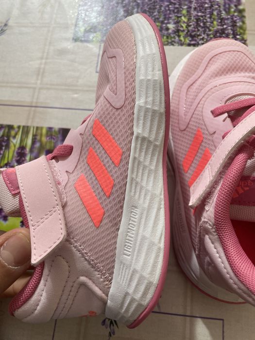 Adidasi Adidas