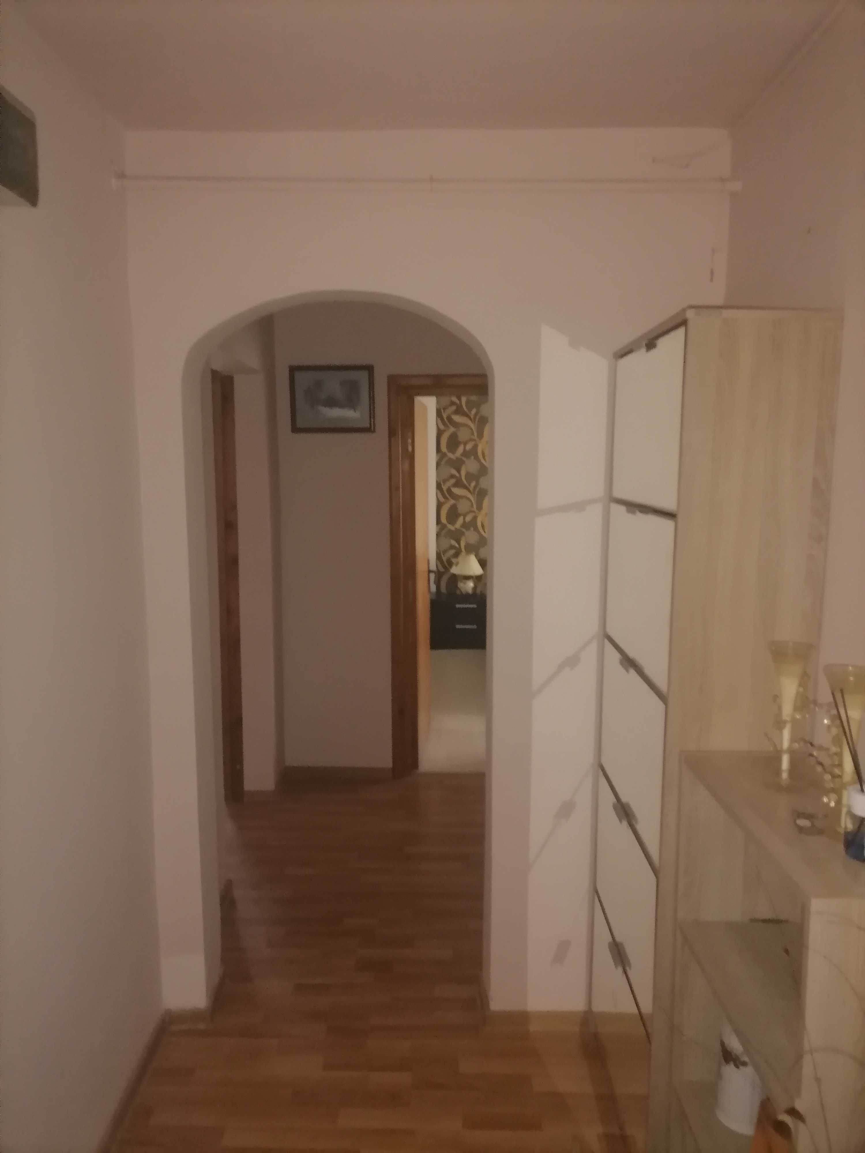 Vand apartament 3 camere micro 2