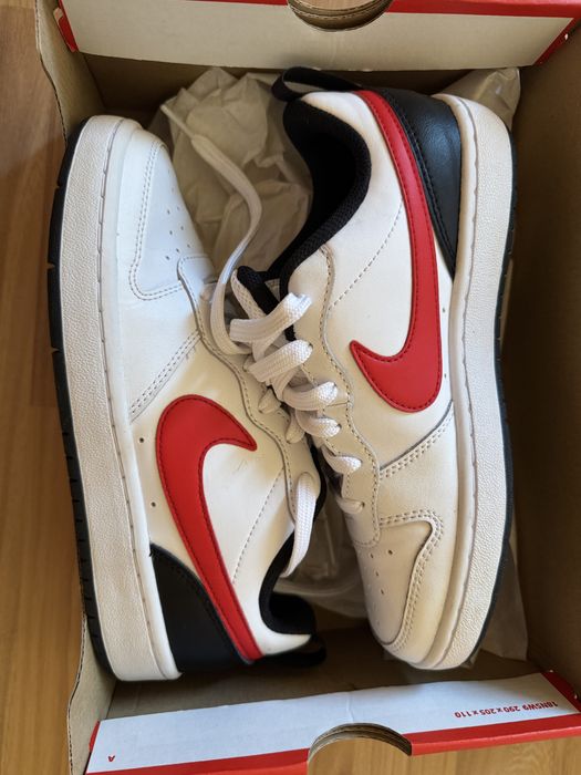 Adidasi nike court borough low 2. Ca noi, pret negociabil.