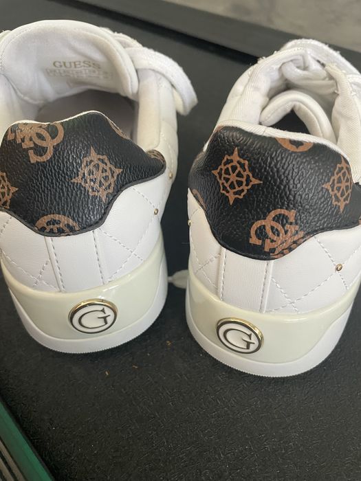 Sneakers / adidasi scurti  GUESS damă, marime 40