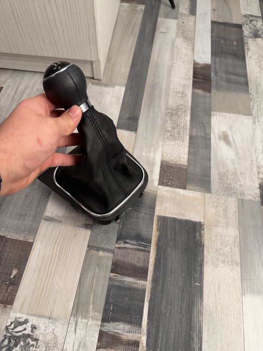 Продавам дясна духалка и маншон за голф 5