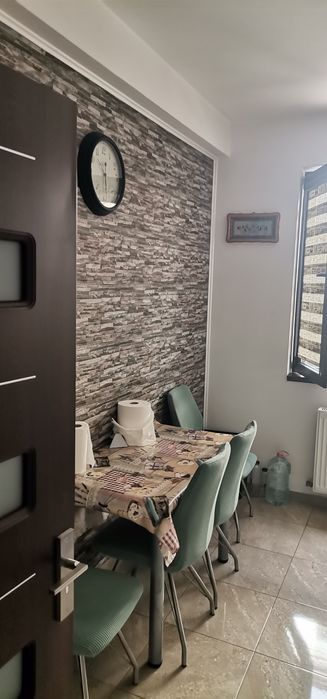 Văd apartament 3 camere