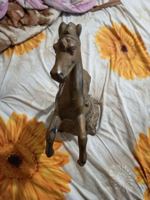 Cal vintage din bronz